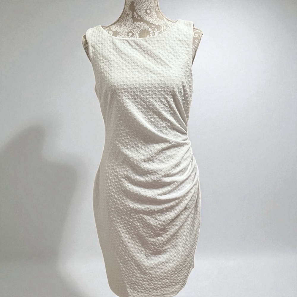 Bisou Bisou White Textured Ruched Sheath Dress Size 12 Sleeveless Lined
